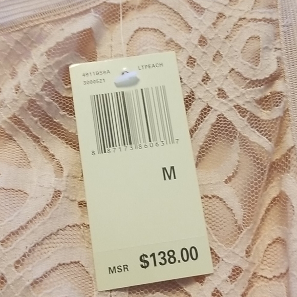 Dress - Picture 6 of 7